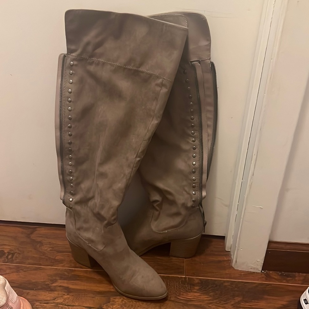 Madden girl, knee-high boots, size 7.5 taupe